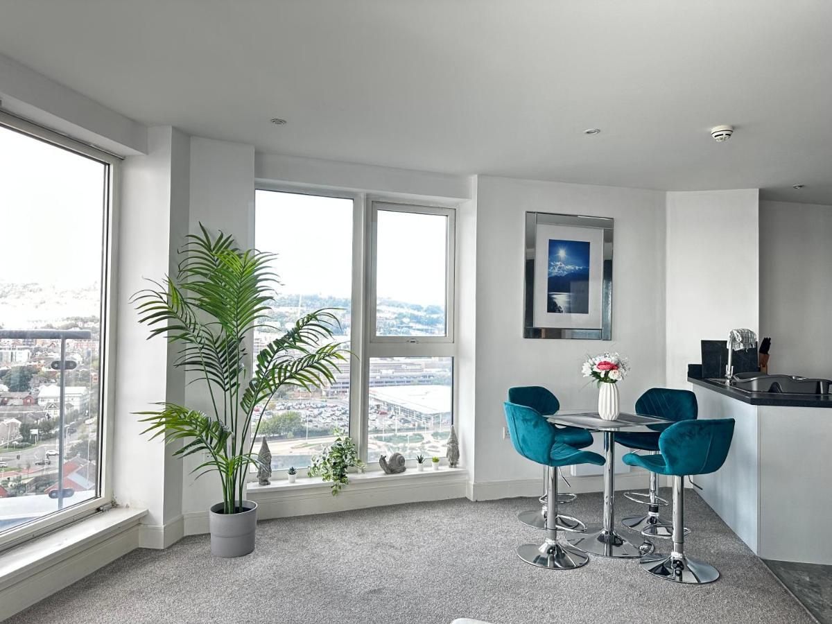 Stunning Ocean & City View Apt سوانسي المظهر الخارجي الصورة